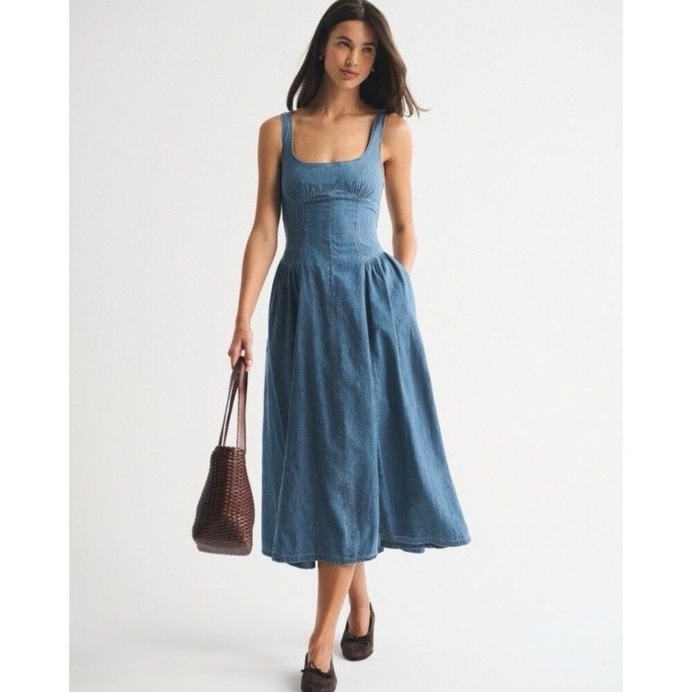 Abercrombie Womens Medium NWT Bra-Free Dylan Chambray Scoop Neck Midi Dress